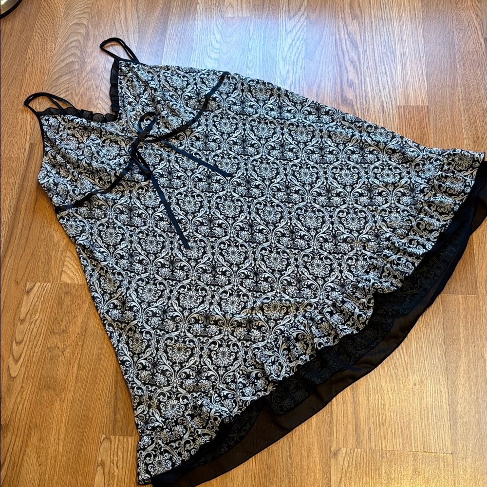 Cacique black and white floral sleeveless slip dress. Size 26/28.